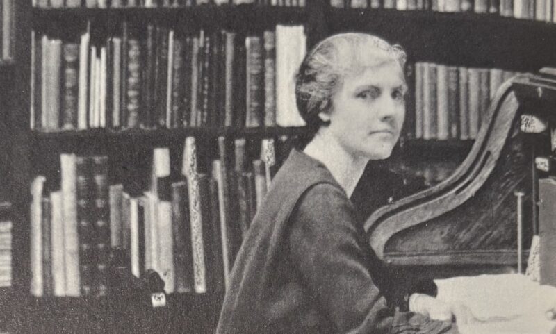 Rhiannon Knol Book Collector Article